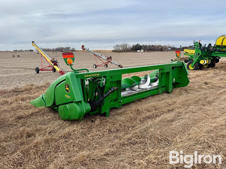 2011-john-deere-606c-image-7