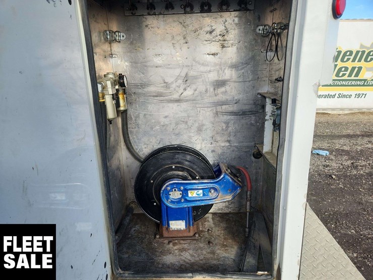 2013-ram-3500-slt-image-18