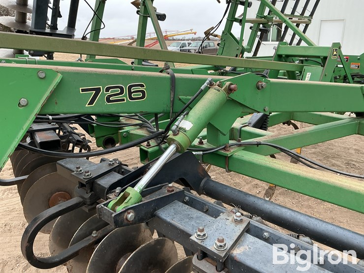john-deere-726-image-12