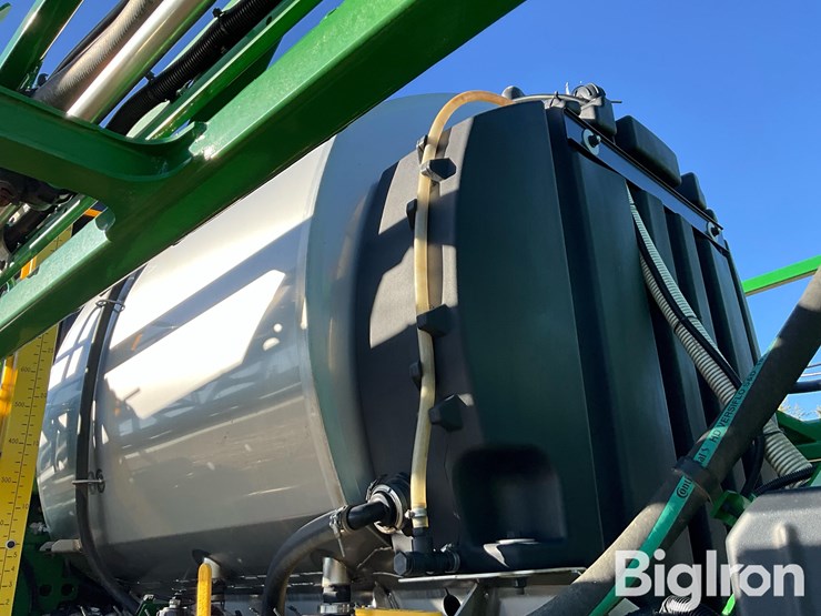 2021-john-deere-r4038-image-16