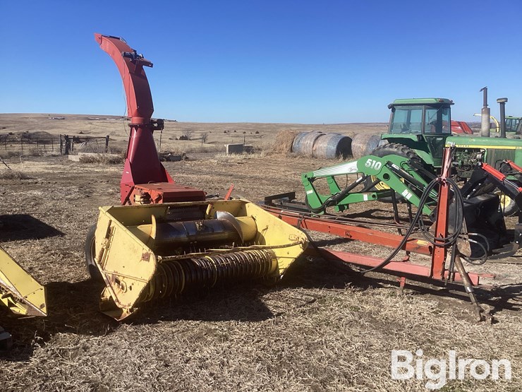 new-holland-880-image-3