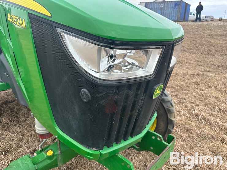 2023-john-deere-4052m-image-9