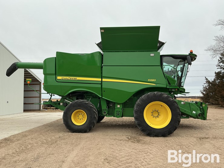 2015-john-deere-s680-image-4