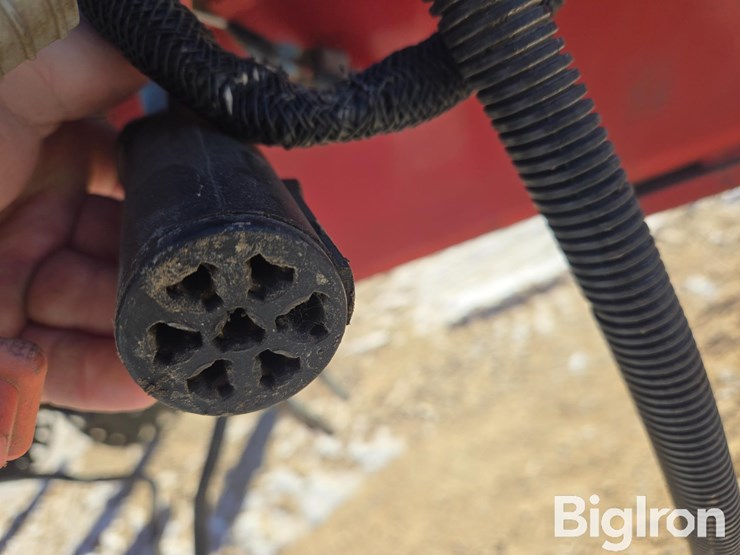 2014-case-ih-1255-image-9