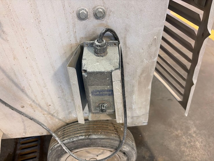 l.b.-white-premier-350df-heater-image-7