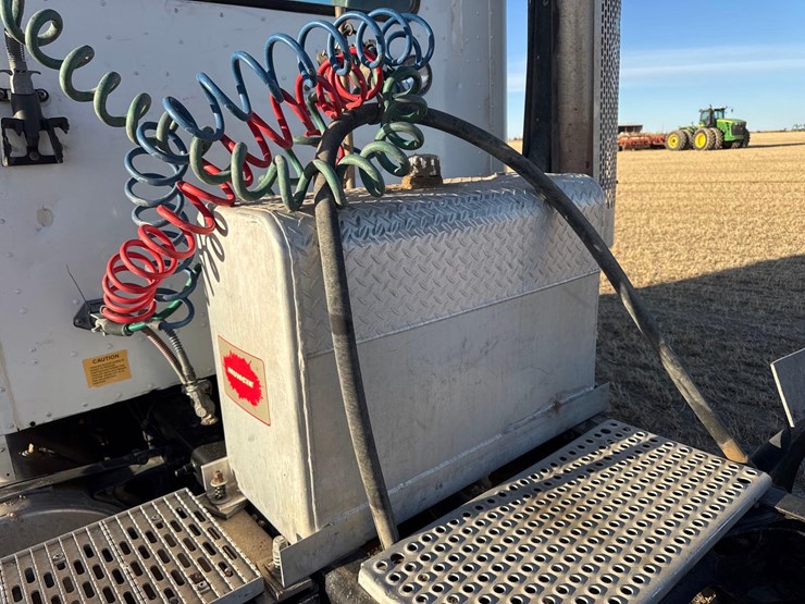 1999-international-60-image-39