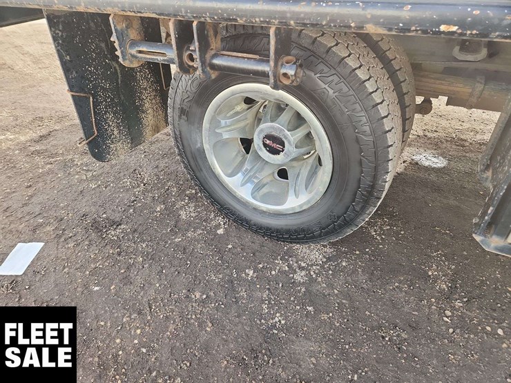 2015-gmc-sierra-3500hd-image-30