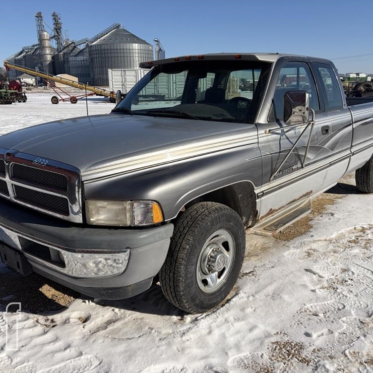 1996 DODGE 2500