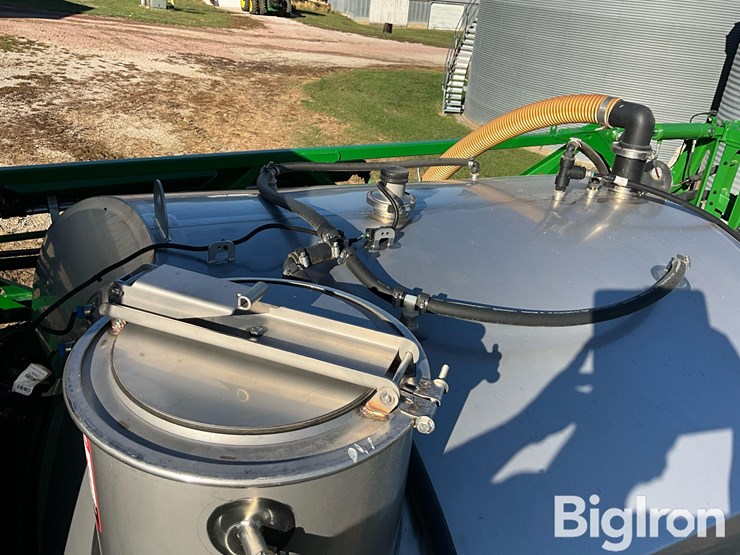 2021-john-deere-r4038-image-15