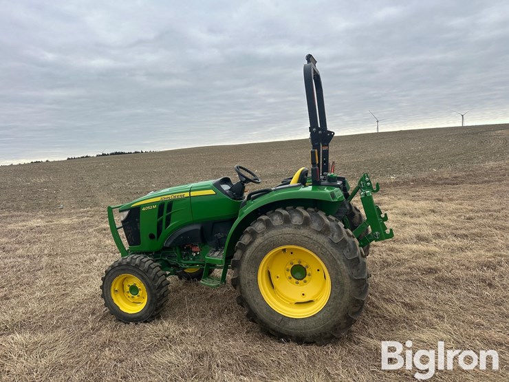 2023-john-deere-4052m-image-8
