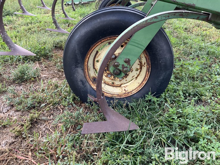 john-deere-100-image-17