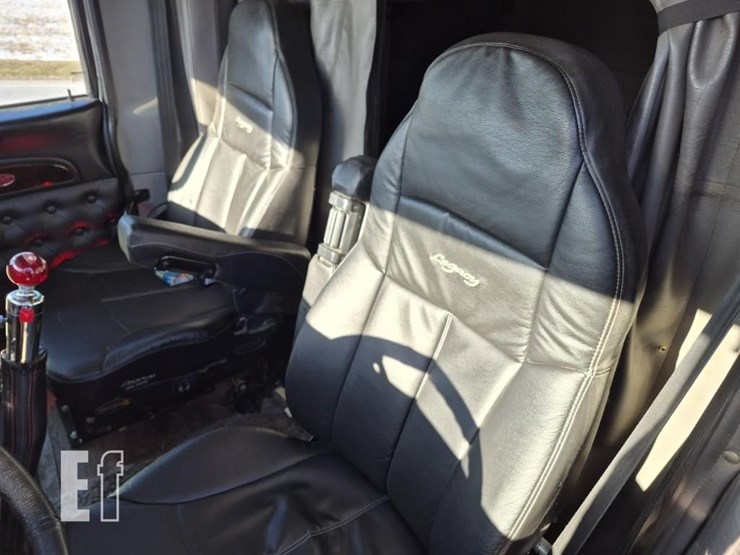 2013-peterbilt-388-image-17