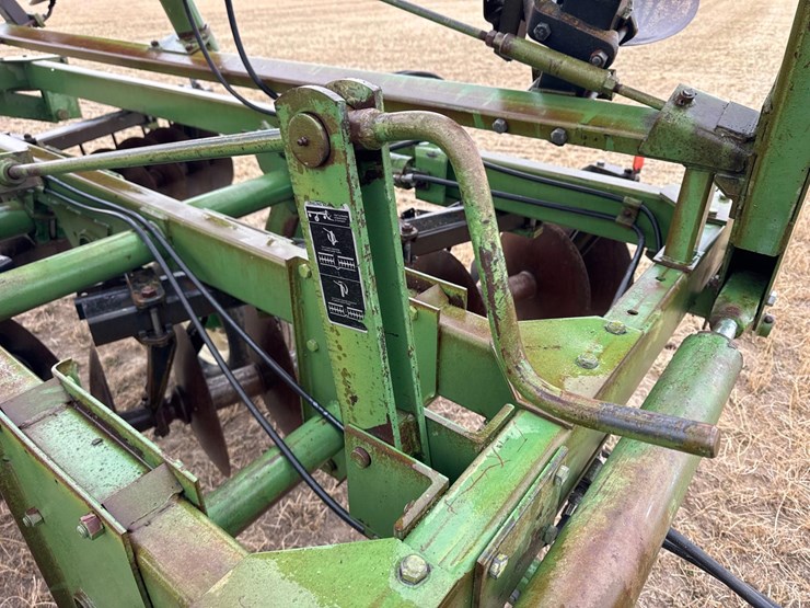 john-deere-235-image-14