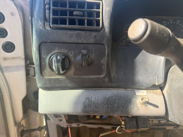 2000-ford-f750-image-41