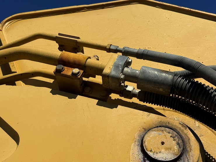 caterpillar-328d-image-29