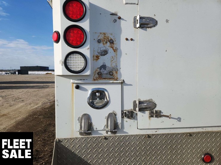 2013-ram-3500-slt-image-46