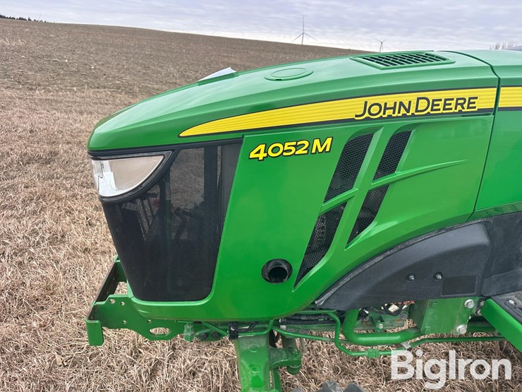 2023-john-deere-4052m-image-17