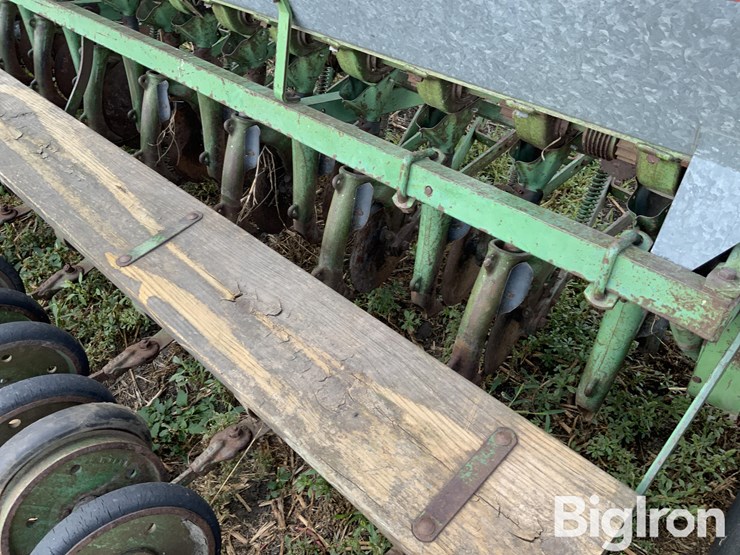 john-deere-18-image-17