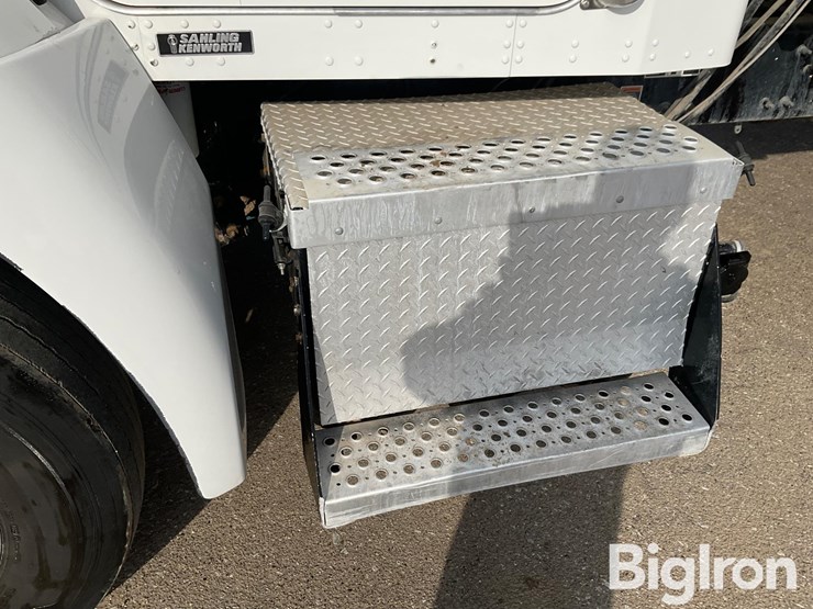 2022-kenworth-t370-image-14