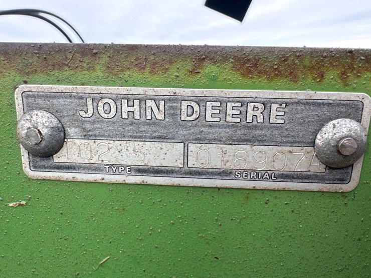 john-deere-235-image-16