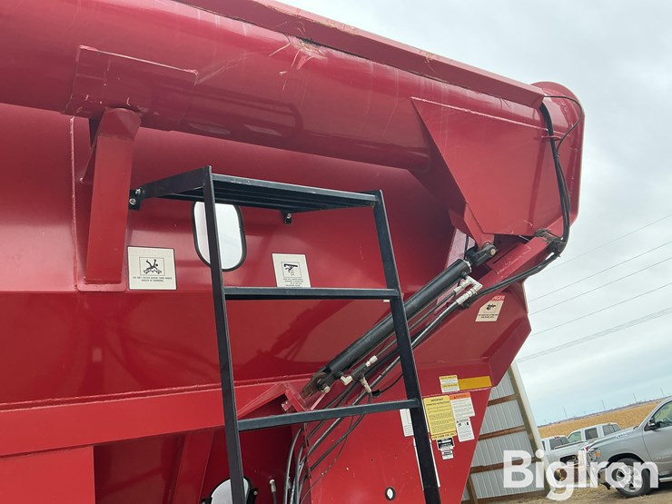 2011-j&m-750-image-11