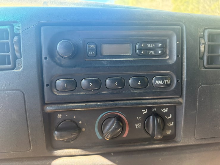 2000-ford-f750-image-36