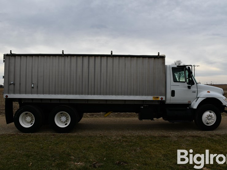 2006-international-7400-image-4