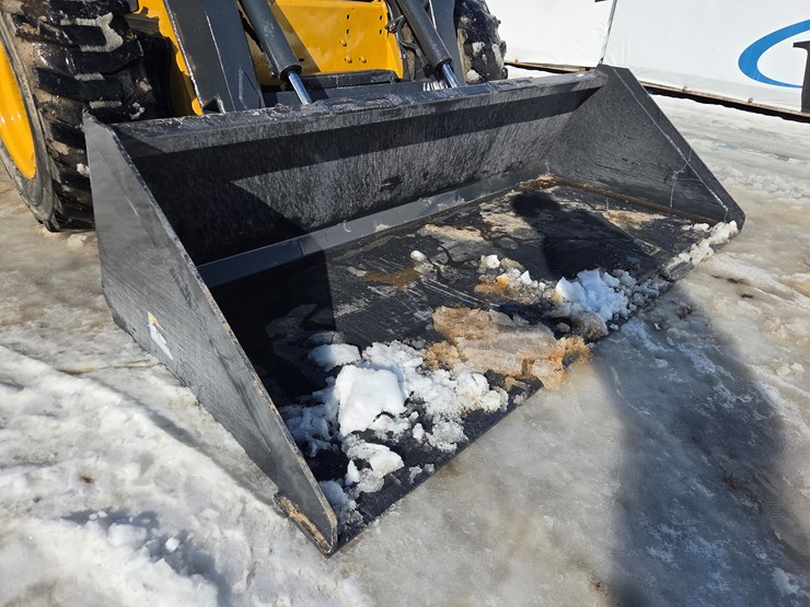 new-holland-l190-image-9