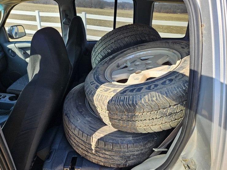 2006-jeep-liberty-image-12