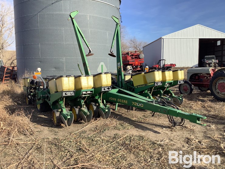 john-deere-7200-image-3