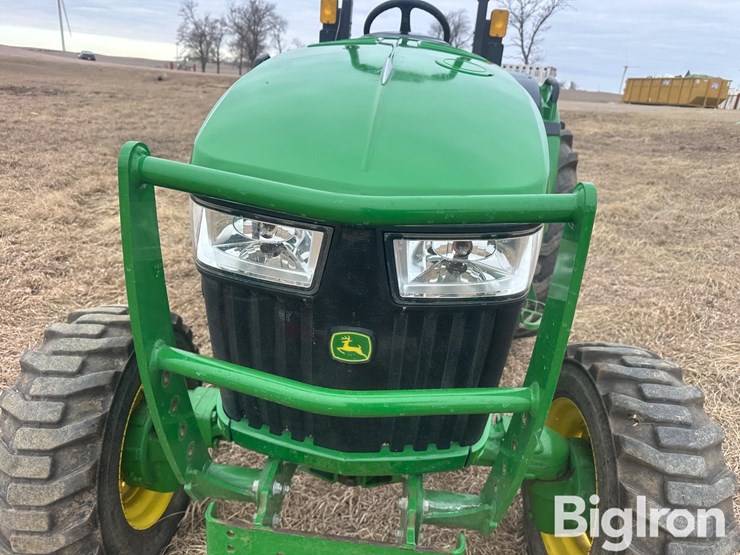 2023-john-deere-4052m-image-12