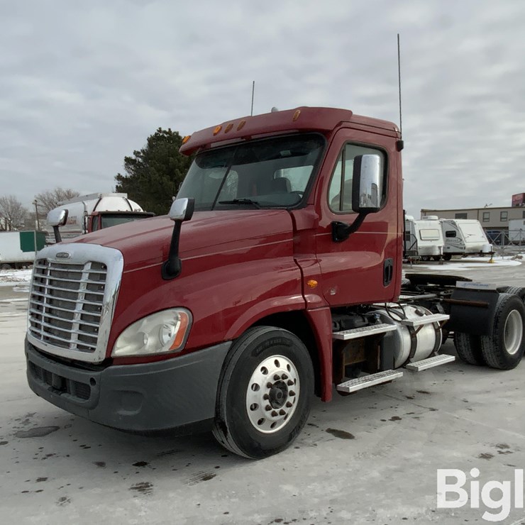 2015 FREIGHTLINER CASCADIA 125