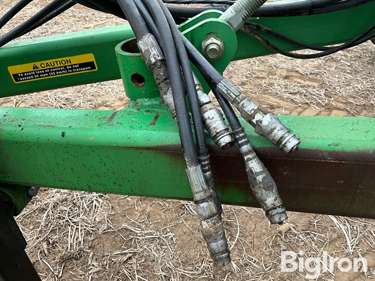 john-deere-726-image-13