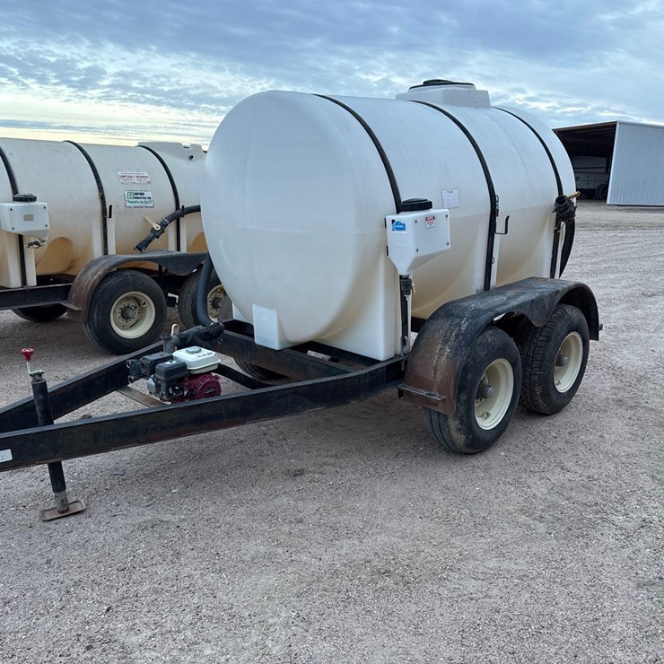 Ace 1000 Gallon Nurse Trailer