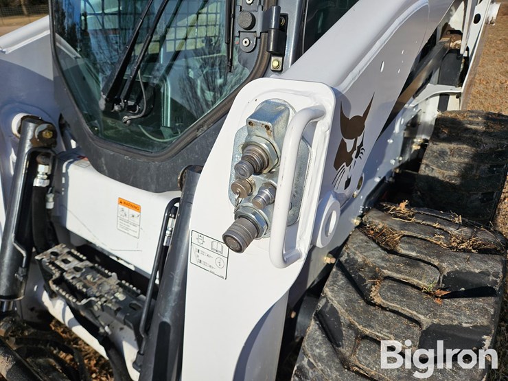 2015-bobcat-s650-image-10