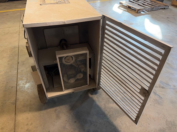 l.b.-white-premier-350-df-portable-heater-image-8