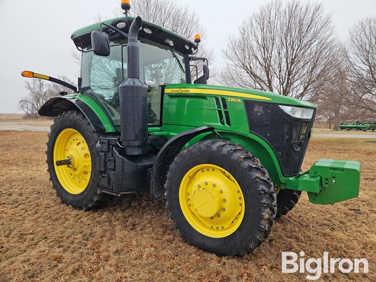 2015-john-deere-7210r-image-3