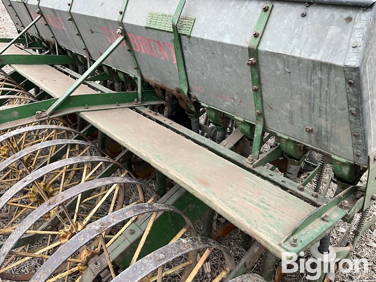 john-deere-10-image-17