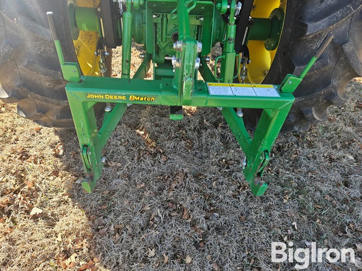 2015-john-deere-4044m-image-20