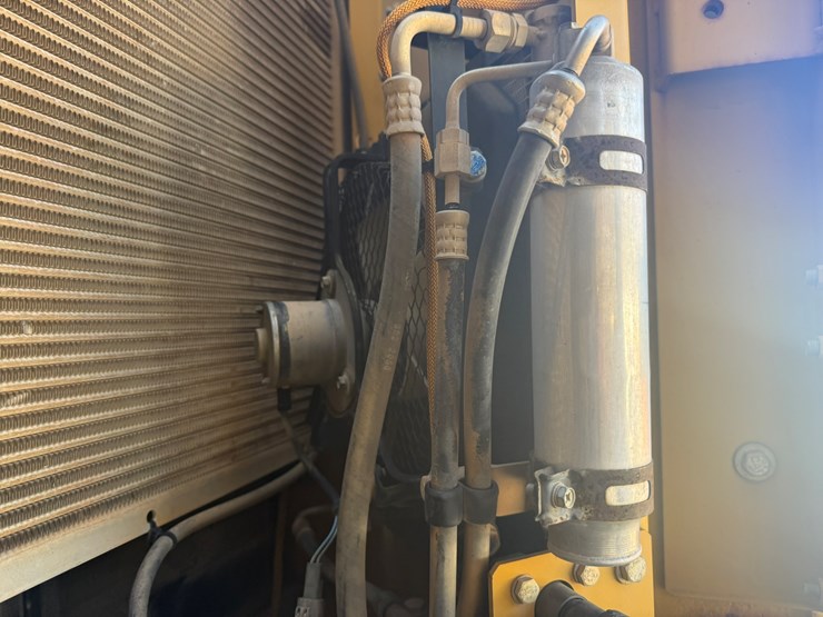 caterpillar-328d-image-75