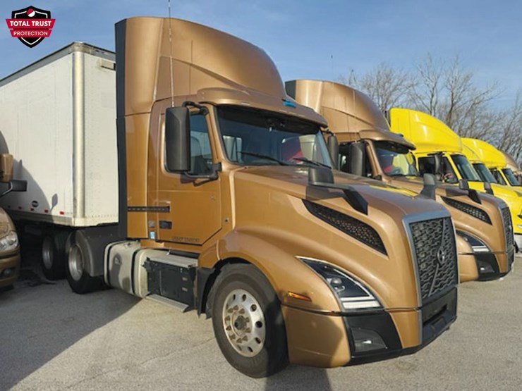 2022-volvo-vnl-300-image-1