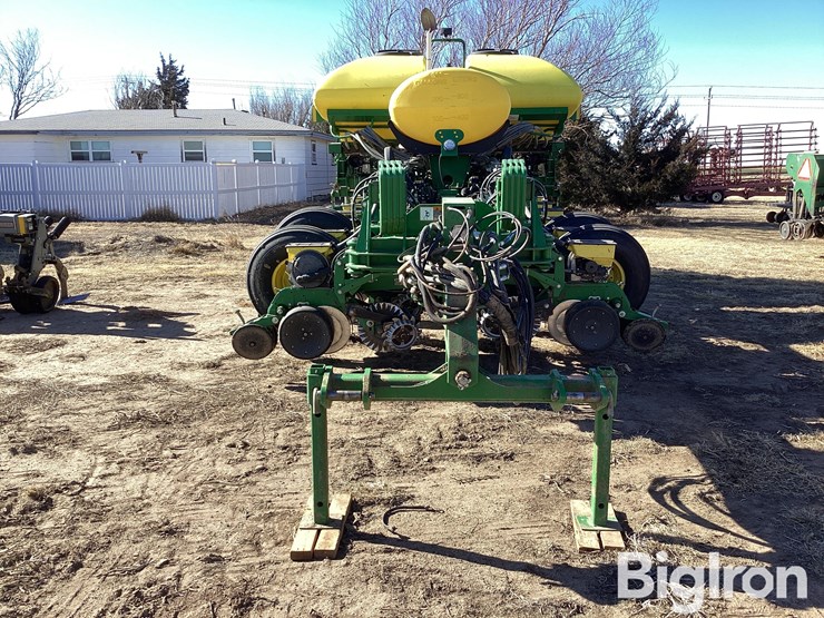 2014-john-deere-1775nt-image-2