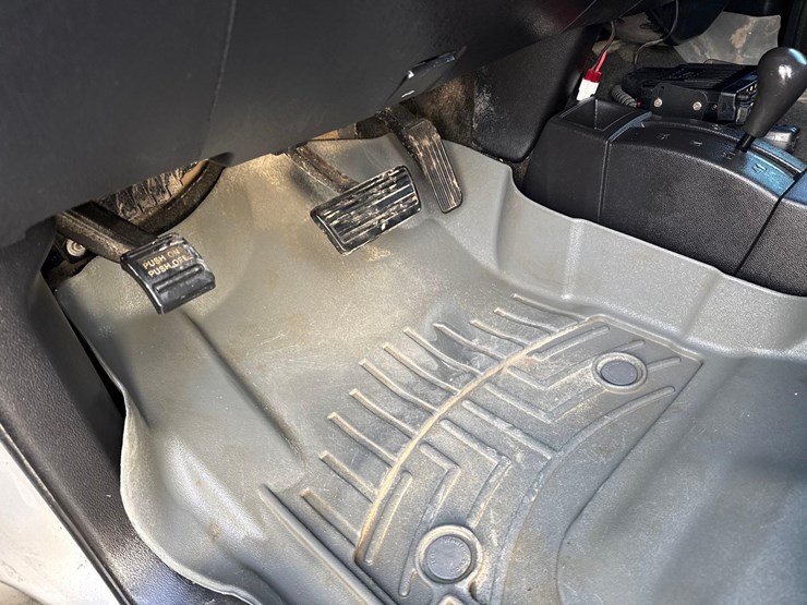 2014-gmc-sierra-1500-image-24