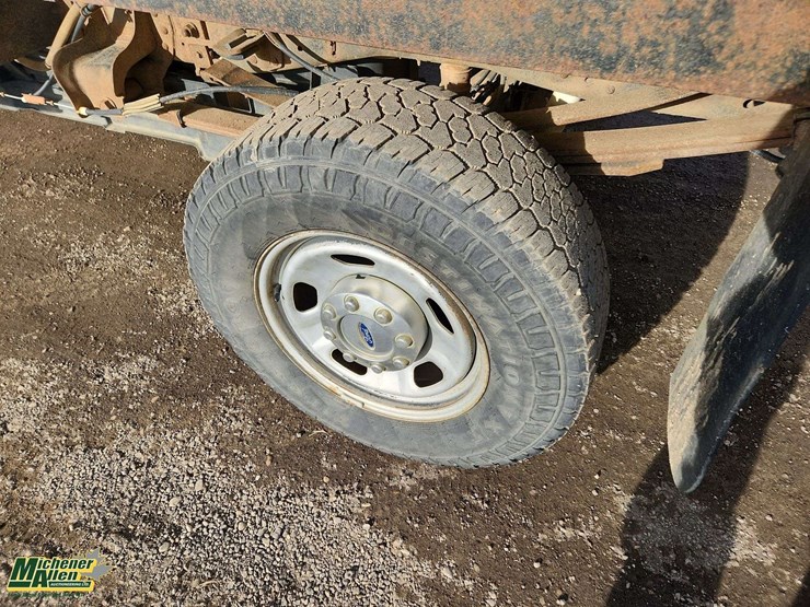 2011-ford-f350-image-27