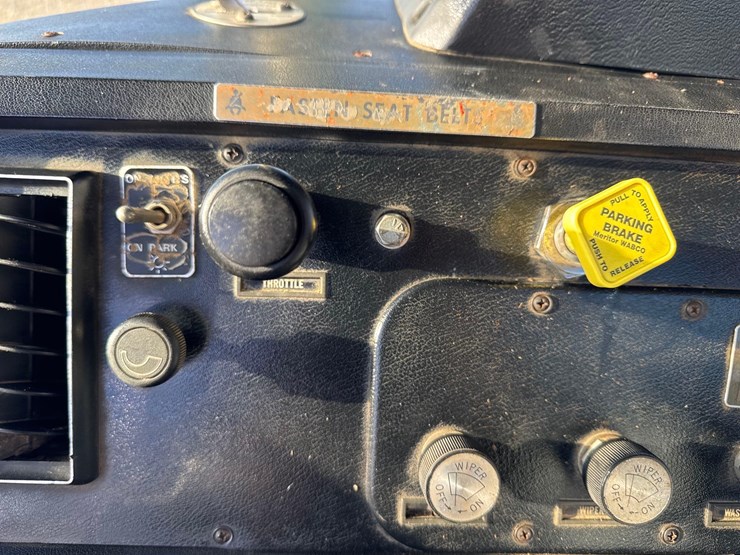 1992-white-gmc-haying-mantis-stacker-truck-image-26