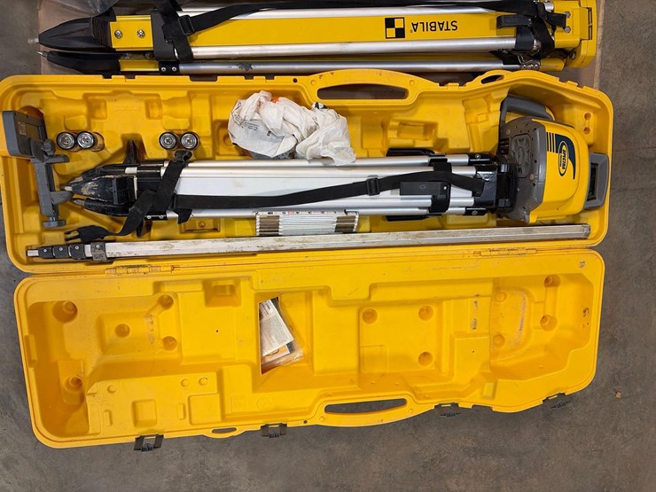 assortment-of-laser-level-equipment-image-11