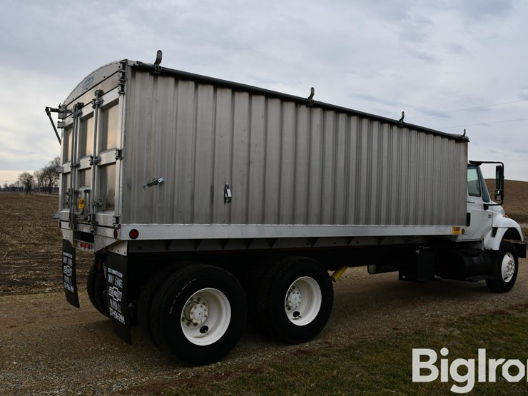 2006-international-7400-image-5