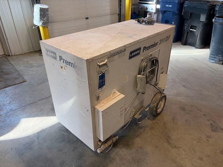 l.b.-white-premier-350-df-portable-heater-image-1