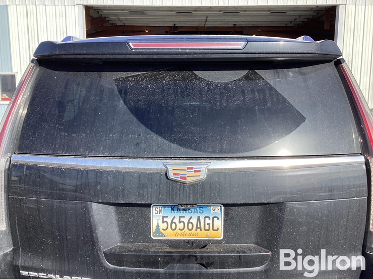 2019-cadillac-escalade-esv-image-19