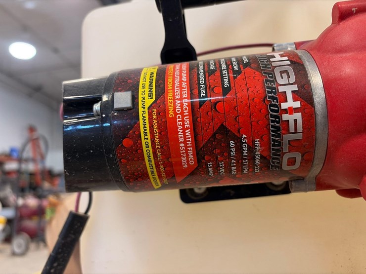 self-contained-tailgate-sprayer-system-image-6